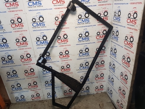 Massey Ferguson 50hx, 60hx Cab Door Frame Rhs 50hxdoor - Portière et pièces pour Tractopelle: photos 1 Massey Ferguson 50hx, 60hx Cab Door Frame Rhs 50hxdoor - Portière et pièces pour Tractopelle: photos 1