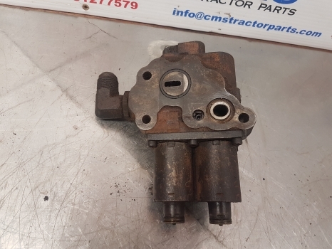 Massey Ferguson 5455 Hydraulic Pressure Valve Body 3794879m3 - Valve hydraulique pour Tracteur agricole: photos 3 Massey Ferguson 5455 Hydraulic Pressure Valve Body 3794879m3 - Valve hydraulique pour Tracteur agricole: photos 3