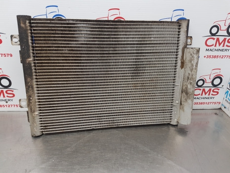 Massey Ferguson 5609, 5610, 5612, 5613 Condenser 4355575m2, 4387481m92 - Radiateur: photos 4 Massey Ferguson 5609, 5610, 5612, 5613 Condenser 4355575m2, 4387481m92 - Radiateur: photos 4