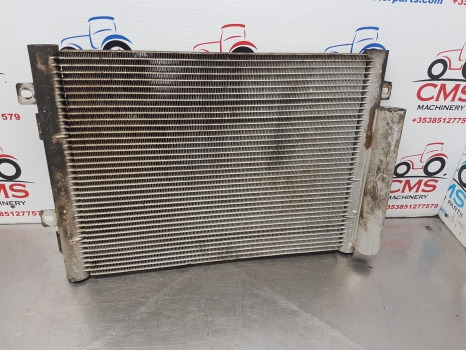 Massey Ferguson 5609, 5610, 5612, 5613 Condenser 4355575m2, 4387481m92 - Radiateur: photos 5 Massey Ferguson 5609, 5610, 5612, 5613 Condenser 4355575m2, 4387481m92 - Radiateur: photos 5