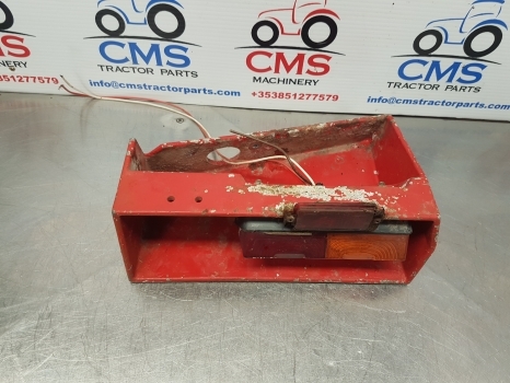 Massey Ferguson 575, 565, 590 Light Housing Left 1699013m4 - Lumière/ Éclairage pour Tracteur agricole: photos 3 Massey Ferguson 575, 565, 590 Light Housing Left 1699013m4 - Lumière/ Éclairage pour Tracteur agricole: photos 3