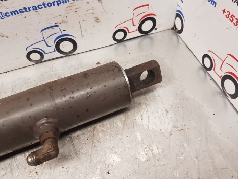 Massey Ferguson 6100, 6200 Ser. 6160 Hydraulic Lift Assistor Cylinder 3617433m91 - Vérin hydraulique pour Tracteur agricole: photos 3 Massey Ferguson 6100, 6200 Ser. 6160 Hydraulic Lift Assistor Cylinder 3617433m91 - Vérin hydraulique pour Tracteur agricole: photos 3