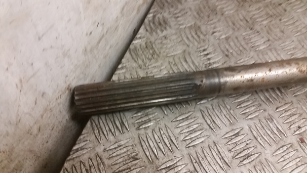 Massey Ferguson 6150, 6160 Front Axle Drive Shaft Left 3764047m91 - Demi arbre pour Tracteur agricole: photos 2 Massey Ferguson 6150, 6160 Front Axle Drive Shaft Left 3764047m91 - Demi arbre pour Tracteur agricole: photos 2