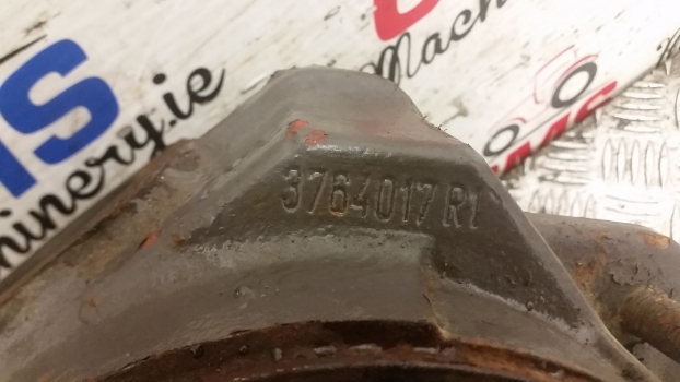 Massey Ferguson 6150, 6160 Swivel Housing Right 3764016m91, 3764017r1 - Fusée d'essieu pour Tracteur agricole: photos 4 Massey Ferguson 6150, 6160 Swivel Housing Right 3764016m91, 3764017r1 - Fusée d'essieu pour Tracteur agricole: photos 4