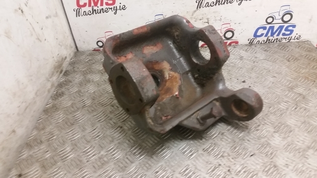 Massey Ferguson 6150, 6160 Swivel Housing Right 3764016m91, 3764017r1 - Fusée d'essieu pour Tracteur agricole: photos 3 Massey Ferguson 6150, 6160 Swivel Housing Right 3764016m91, 3764017r1 - Fusée d'essieu pour Tracteur agricole: photos 3