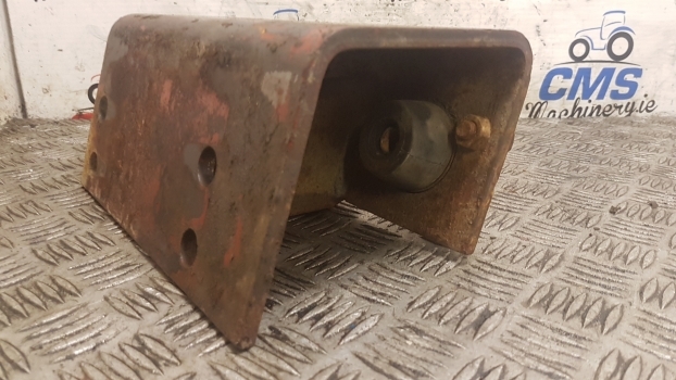 Massey Ferguson 690, 698, 699 Cab Suspension Bracket Mounting Lhs 1680876m91 - Suspension de cabine pour Tracteur agricole: photos 5 Massey Ferguson 690, 698, 699 Cab Suspension Bracket Mounting Lhs 1680876m91 - Suspension de cabine pour Tracteur agricole: photos 5