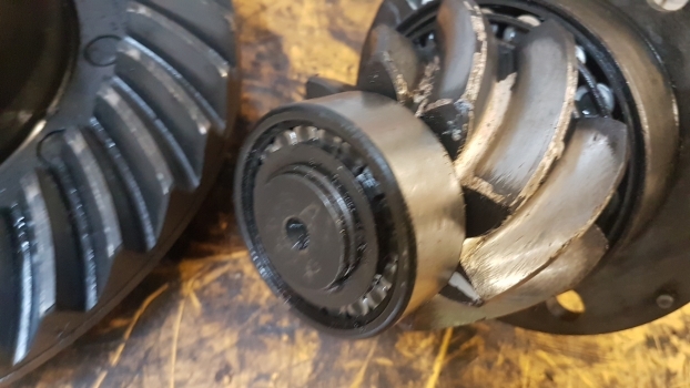 Massey Ferguson 690 Rear Axle Bevel Gear Differential 9x35 1665440m92, 893223m2 - Différentiel pour Tracteur agricole: photos 3 Massey Ferguson 690 Rear Axle Bevel Gear Differential 9x35 1665440m92, 893223m2 - Différentiel pour Tracteur agricole: photos 3