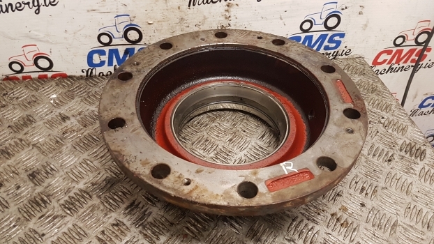 Massey Ferguson 8100 And 8200 Series Hub 3429854m2 - Moyeu pour Tracteur agricole: photos 1 Massey Ferguson 8100 And 8200 Series Hub 3429854m2 - Moyeu pour Tracteur agricole: photos 1