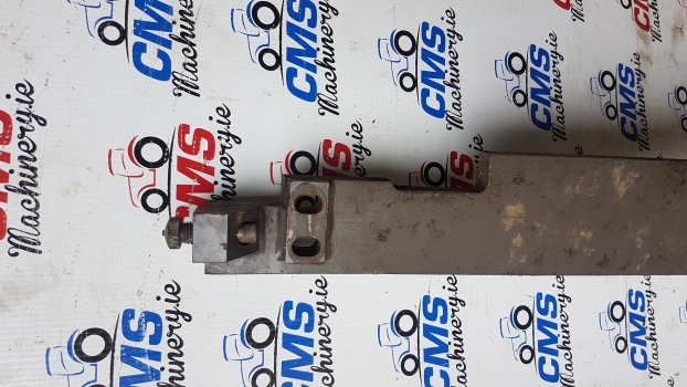 Massey Ferguson 8150 Left Hand Side Reinforcement Chassis Rail 3619809m5 - Frame/ Châssis pour Tracteur agricole: photos 2 Massey Ferguson 8150 Left Hand Side Reinforcement Chassis Rail 3619809m5 - Frame/ Châssis pour Tracteur agricole: photos 2