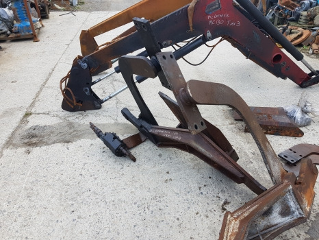 Mccormick Mc 130 Power4 Tier 3, 120, 110, Front Loader Complete - Chargeur frontal pour tracteur: photos 3 Mccormick Mc 130 Power4 Tier 3, 120, 110, Front Loader Complete - Chargeur frontal pour tracteur: photos 3
