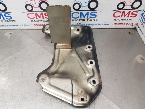 New Holland Case T5.95, T5.75, Case Farmall Series Muffler Bracket Lhs 84529547 - Silencieux pour Tracteur agricole: photos 4 New Holland Case T5.95, T5.75, Case Farmall Series Muffler Bracket Lhs 84529547 - Silencieux pour Tracteur agricole: photos 4