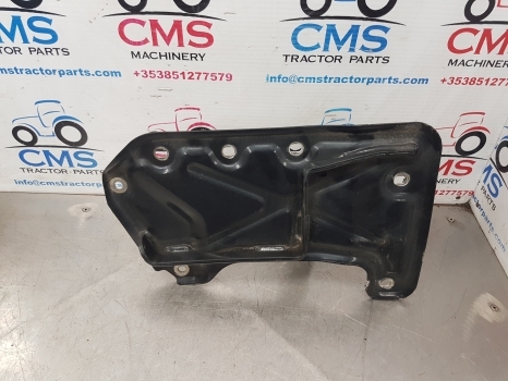New Holland Case T5.95, T5.75, Case Farmall Series Muffler Bracket Lhs 84529547 - Silencieux pour Tracteur agricole: photos 2 New Holland Case T5.95, T5.75, Case Farmall Series Muffler Bracket Lhs 84529547 - Silencieux pour Tracteur agricole: photos 2