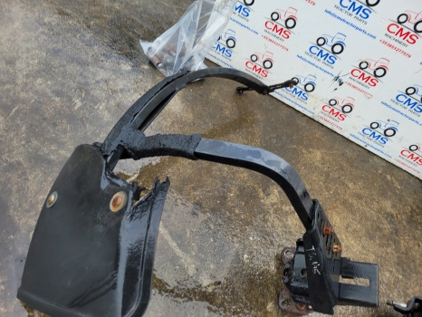 New Holland Case T6, T7, T6000, Maxxum Ser Front Mudguard Bracket Kit 47444870 - Aile: photos 5 New Holland Case T6, T7, T6000, Maxxum Ser Front Mudguard Bracket Kit 47444870 - Aile: photos 5