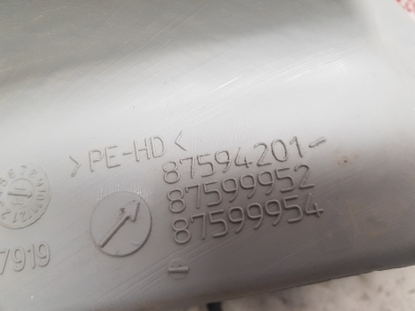 New Holland Case T7.200 Cab Air Duct Pipe Rhs 87594201, 87599954, 87646806 - Chauffage/ Ventilation pour Tracteur agricole: photos 2 New Holland Case T7.200 Cab Air Duct Pipe Rhs 87594201, 87599954, 87646806 - Chauffage/ Ventilation pour Tracteur agricole: photos 2