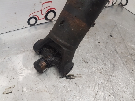 New Holland Lm415a, Lm425a, Lm435a, Lm445a Front Cardan Drive Shaft 85820673 - Arbre à cardan pour Chariot télescopique: photos 2 New Holland Lm415a, Lm425a, Lm435a, Lm445a Front Cardan Drive Shaft 85820673 - Arbre à cardan pour Chariot télescopique: photos 2