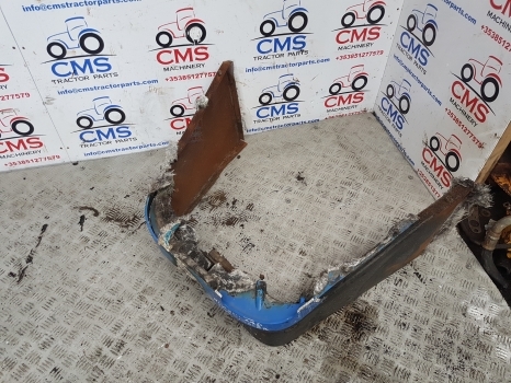 New Holland Lm435a, Lm415a, Lm445a, Lm425a Grill, Grille, Bonnet Lock 85825742 - Calandre pour Chariot télescopique: photos 4 New Holland Lm435a, Lm415a, Lm445a, Lm425a Grill, Grille, Bonnet Lock 85825742 - Calandre pour Chariot télescopique: photos 4