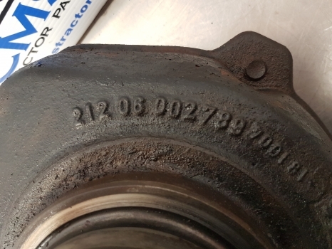 New Holland Lm435a, Mlt 634-120 Swivel Housing Front Rhs Rear Lhs 212.06.002.789 - Fusée d'essieu pour Chariot télescopique: photos 5 New Holland Lm435a, Mlt 634-120 Swivel Housing Front Rhs Rear Lhs 212.06.002.789 - Fusée d'essieu pour Chariot télescopique: photos 5