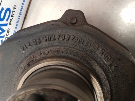 New Holland Lm435a, Mlt 634-120 Swivel Housing Front Rhs Rear Lhs 212.06.002.789 - Fusée d'essieu pour Chariot télescopique: photos 4 New Holland Lm435a, Mlt 634-120 Swivel Housing Front Rhs Rear Lhs 212.06.002.789 - Fusée d'essieu pour Chariot télescopique: photos 4