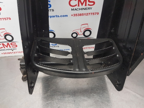 New Holland T5.100, 110, 120 Foot Step Rhs Complete 47876949 - Marchepied: photos 4 New Holland T5.100, 110, 120 Foot Step Rhs Complete 47876949 - Marchepied: photos 4