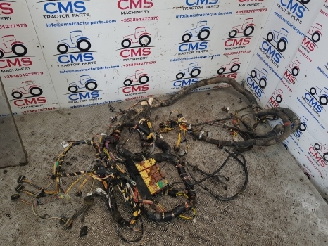 New Holland T5.95, T5.105, T5.115 Cab Wiring Loom, Fuse Box 47915451 - Câble/ Fil pour Tracteur agricole: photos 1 New Holland T5.95, T5.105, T5.115 Cab Wiring Loom, Fuse Box 47915451 - Câble/ Fil pour Tracteur agricole: photos 1