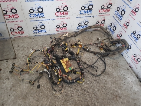 New Holland T5.95, T5.105, T5.115 Cab Wiring Loom, Fuse Box 47915451 - Câble/ Fil pour Tracteur agricole: photos 2 New Holland T5.95, T5.105, T5.115 Cab Wiring Loom, Fuse Box 47915451 - Câble/ Fil pour Tracteur agricole: photos 2