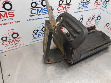 New Holland T5.95, T5, Case Battery Tray, Support 84535790, 84535783, 84536561 - Accumulateur pour Machine agricole: photos 4 New Holland T5.95, T5, Case Battery Tray, Support 84535790, 84535783, 84536561 - Accumulateur pour Machine agricole: photos 4