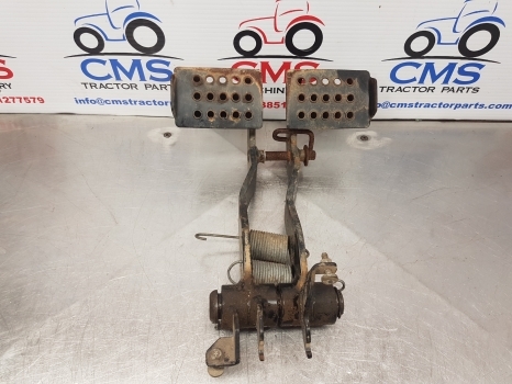 New Holland T5.95, T5, Case Farmall, Maxxum Brake Pedal Assy 84467902, 84467901 - Pédale pour Machine agricole: photos 2 New Holland T5.95, T5, Case Farmall, Maxxum Brake Pedal Assy 84467902, 84467901 - Pédale pour Machine agricole: photos 2