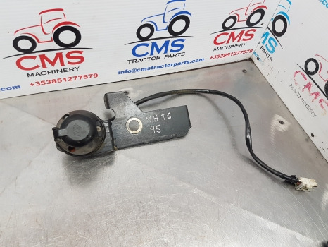 New Holland T5.95, T5 Trailer Socket And Bracket 47463656, 5102156, 84230588 - Système électrique pour Machine agricole: photos 4 New Holland T5.95, T5 Trailer Socket And Bracket 47463656, 5102156, 84230588 - Système électrique pour Machine agricole: photos 4