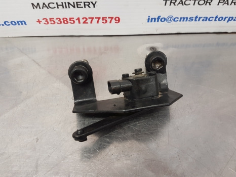 New Holland T5.95, Tm135, Tm110, Maxxum Potentiometer 82021035, 87543715 - Système électrique pour Machine agricole: photos 1 New Holland T5.95, Tm135, Tm110, Maxxum Potentiometer 82021035, 87543715 - Système électrique pour Machine agricole: photos 1