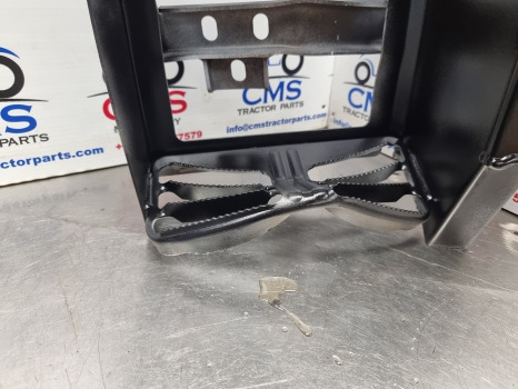 New Holland T6.145, T6, Case Maxxum, Cab Footstep, Step Lhs 47996639 - Marchepied: photos 5 New Holland T6.145, T6, Case Maxxum, Cab Footstep, Step Lhs 47996639 - Marchepied: photos 5