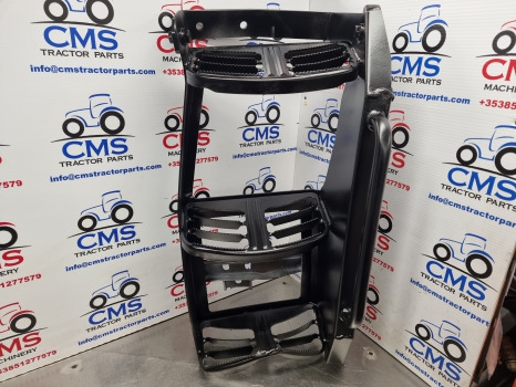 New Holland T6.145, T6, Case Maxxum, Cab Footstep, Step Lhs 47996639 - Marchepied: photos 1 New Holland T6.145, T6, Case Maxxum, Cab Footstep, Step Lhs 47996639 - Marchepied: photos 1