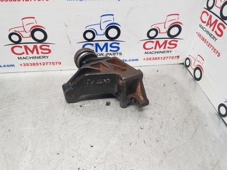 New Holland T6, T6000, T7.200 Case Air Conditioning Compressor Bracket 84221441 - Compresseur de climatisation pour Tracteur agricole: photos 4 New Holland T6, T6000, T7.200 Case Air Conditioning Compressor Bracket 84221441 - Compresseur de climatisation pour Tracteur agricole: photos 4