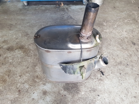 New Holland T7.200, Case Puma 130, 145 Catalytic Silencer, Muffler 84396513 - Silencieux pour Tracteur agricole: photos 1 New Holland T7.200, Case Puma 130, 145 Catalytic Silencer, Muffler 84396513 - Silencieux pour Tracteur agricole: photos 1