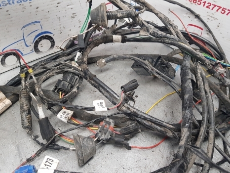 Câble/ Fil pour Tracteur agricole New Holland T7 T7.200 Case Maxxum Puma Cab Roof Wiring Loom 47372235, 84407580: photos 9
