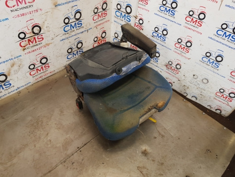 New Holland T7030, T7000, T7040, T7050, Driver Seat Assy Parts Only 87646744 - Siège pour Machine agricole: photos 2 New Holland T7030, T7000, T7040, T7050, Driver Seat Assy Parts Only 87646744 - Siège pour Machine agricole: photos 2