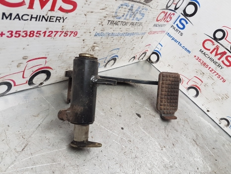 New Holland Tm, 60 Fiat M, Case Mxm Tm140 Clutch Pedal Assy 82000797, 82030041 - Embrayage et pièces pour Machine agricole: photos 3 New Holland Tm, 60 Fiat M, Case Mxm Tm140 Clutch Pedal Assy 82000797, 82030041 - Embrayage et pièces pour Machine agricole: photos 3