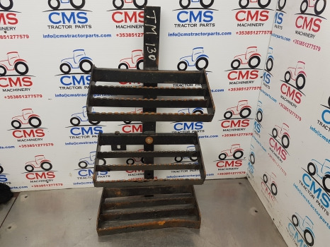 New Holland Tm, 60, Mxm, Fiat M Series, Foot Step Lhs 82009071, 82007892 - Marchepied pour Machine agricole: photos 1 New Holland Tm, 60, Mxm, Fiat M Series, Foot Step Lhs 82009071, 82007892 - Marchepied pour Machine agricole: photos 1