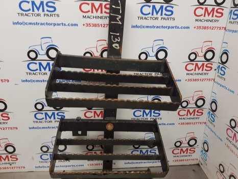 New Holland Tm, 60, Mxm, Fiat M Series, Foot Step Lhs 82009071, 82007892 - Marchepied pour Machine agricole: photos 5 New Holland Tm, 60, Mxm, Fiat M Series, Foot Step Lhs 82009071, 82007892 - Marchepied pour Machine agricole: photos 5