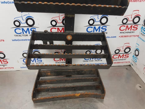 New Holland Tm, 60, Mxm, Fiat M Series, Foot Step Lhs 82009071, 82007892 - Marchepied pour Machine agricole: photos 2 New Holland Tm, 60, Mxm, Fiat M Series, Foot Step Lhs 82009071, 82007892 - Marchepied pour Machine agricole: photos 2
