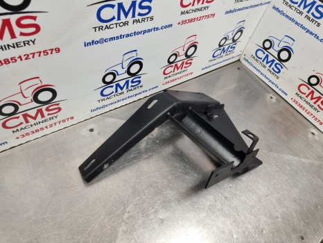 New Holland Tm, Ts, Tl, 60, 40 Series, Mudguard Extension Support Rhs 82029985 - Aile: photos 2 New Holland Tm, Ts, Tl, 60, 40 Series, Mudguard Extension Support Rhs 82029985 - Aile: photos 2