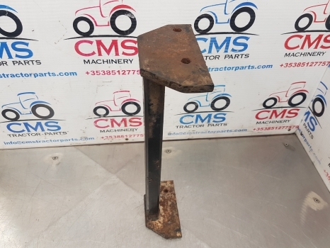 New Holland Tm150, 115, 125, 135, 165 Battery Support Column Rhs 82017454 - Accumulateur pour Tracteur agricole: photos 2 New Holland Tm150, 115, 125, 135, 165 Battery Support Column Rhs 82017454 - Accumulateur pour Tracteur agricole: photos 2