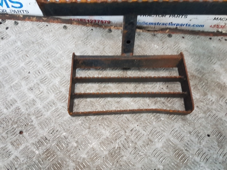 New Holland Tm175, 190, Case Mxm175, 190, Foot Step Assy Lhs 82025821, 82023432 - Marchepied pour Machine agricole: photos 5 New Holland Tm175, 190, Case Mxm175, 190, Foot Step Assy Lhs 82025821, 82023432 - Marchepied pour Machine agricole: photos 5