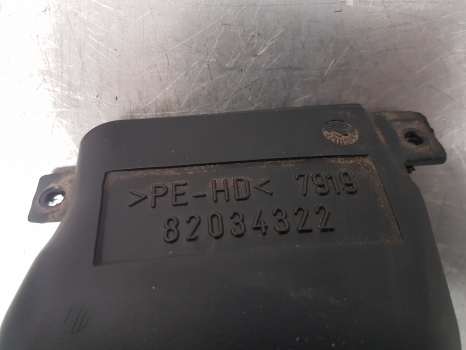 New Holland Ts115a, Ts100, Ts110, Case Maxxum, Mxu, Puma Air Duct Rhs 82034322 - Chauffage/ Ventilation pour Tracteur agricole: photos 3 New Holland Ts115a, Ts100, Ts110, Case Maxxum, Mxu, Puma Air Duct Rhs 82034322 - Chauffage/ Ventilation pour Tracteur agricole: photos 3
