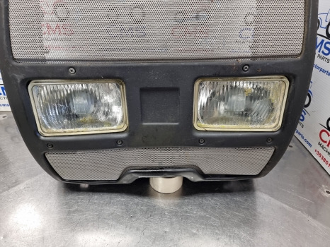 Valtra 600, 700, 800, A65, A75 Series Nose Cone Grille, Grill Panel V33371410 - Calandre: photos 5 Valtra 600, 700, 800, A65, A75 Series Nose Cone Grille, Grill Panel V33371410 - Calandre: photos 5
