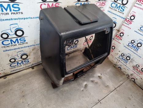 Valtra 6300, 5400, 6000, 8000 Nose Cone Panel V31812020, V32023200 - Carrosserie et extérieur: photos 1 Valtra 6300, 5400, 6000, 8000 Nose Cone Panel V31812020, V32023200 - Carrosserie et extérieur: photos 1