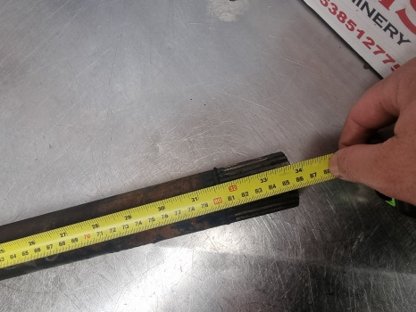 Valtra 6400, 6000, 8000 Series, Front Axle Drive Shaft V32519510 - Essieu avant: photos 4 Valtra 6400, 6000, 8000 Series, Front Axle Drive Shaft V32519510 - Essieu avant: photos 4