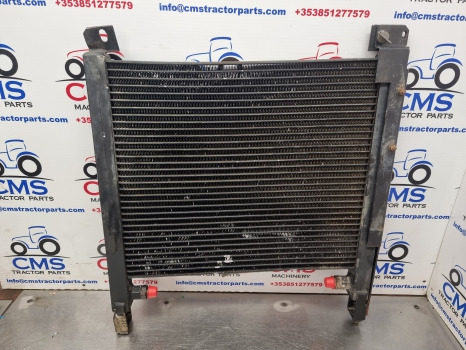 Valtra 6400, 6000, 8000, Xl Series, Oil Cooler V34224200, 34224200 - Radiateur: photos 1 Valtra 6400, 6000, 8000, Xl Series, Oil Cooler V34224200, 34224200 - Radiateur: photos 1