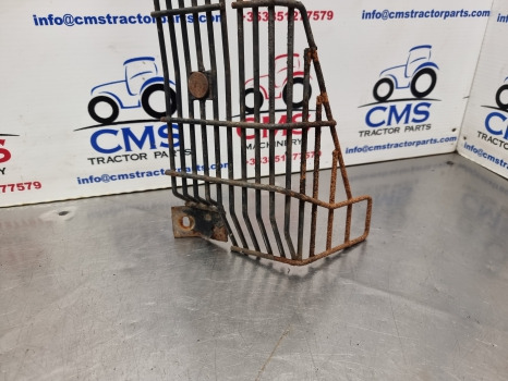 Valtra 6400, 8000, Engine Alternator Shield, Guard V33462300, V33020510 - Calandre: photos 4 Valtra 6400, 8000, Engine Alternator Shield, Guard V33462300, V33020510 - Calandre: photos 4
