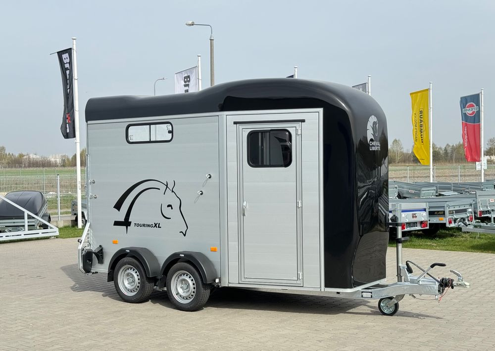 CHEVAL LIBERTÉ Cheval Liberte Touring Country XL przyczepa na dwa konie | duża siodlarnia | drzwi boczne | rampa przednia | 387×179 cm | ALUMINIOWA | Debon | dostawa | mocna i solidna | - Van chevaux: photos 1 CHEVAL LIBERTÉ Cheval Liberte Touring Country XL przyczepa na dwa konie | duża siodlarnia | drzwi boczne | rampa przednia | 387×179 cm | ALUMINIOWA | Debon | dostawa | mocna i solidna | - Van chevaux: photos 1