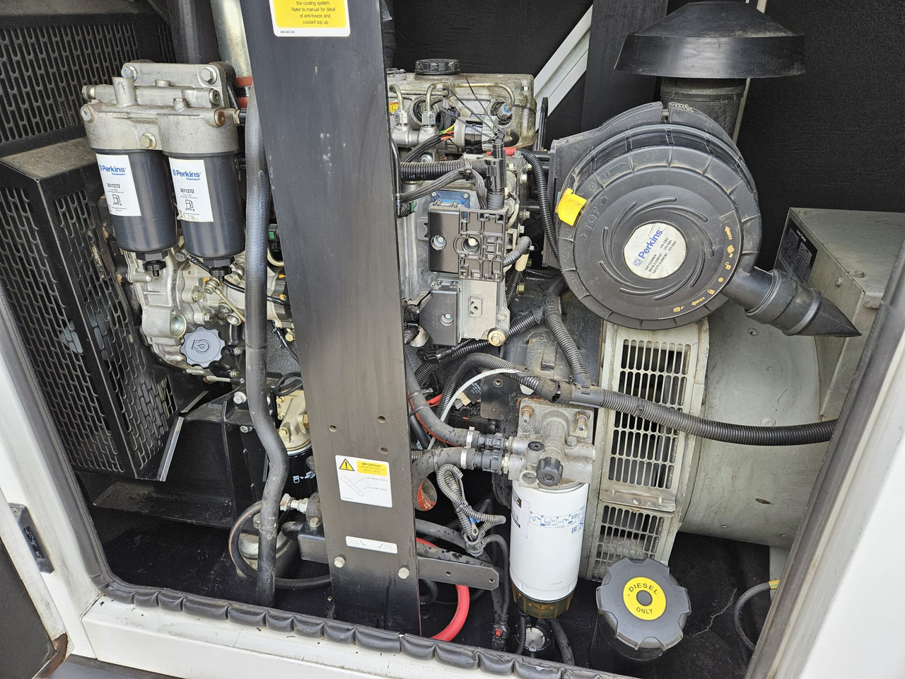 HGI 100KVA PERKINS GENERATOR DIESEL SILENT RENTAL SPECIFICATION HGI 100KVA PERKINS GENERATOR DIESEL SILENT RENTAL SPECIFICATION - Groupe électrogène: photos 4 HGI 100KVA PERKINS GENERATOR DIESEL SILENT RENTAL SPECIFICATION HGI 100KVA PERKINS GENERATOR DIESEL SILENT RENTAL SPECIFICATION - Groupe électrogène: photos 4